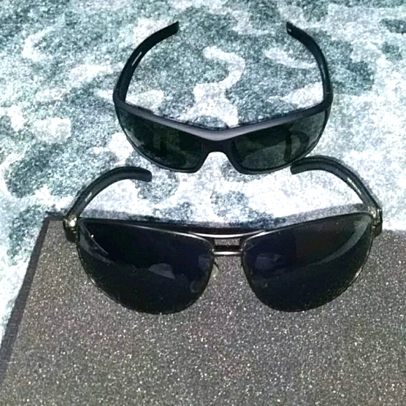 2 sunglasses - Picture 1 of 7